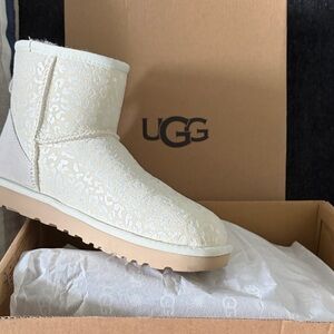 UGG Women's Short Boot in Ivory Leopard Jacquard